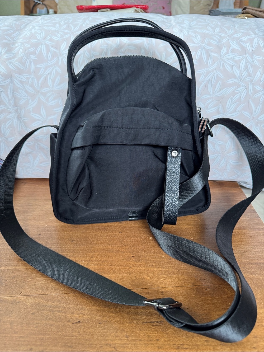 Black Crossbody  Bag - Minimal Urban Carry